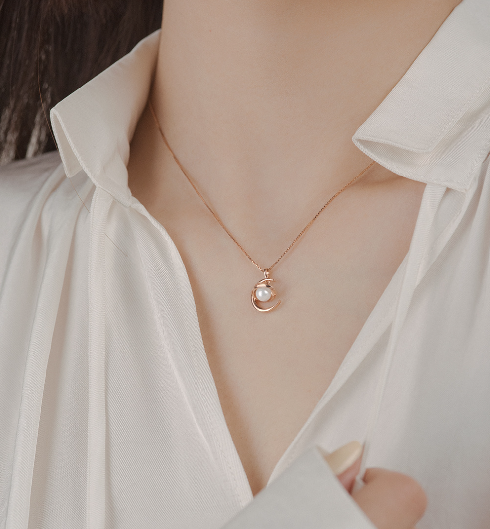 Planet and Moon Pendant Pearl Necklace