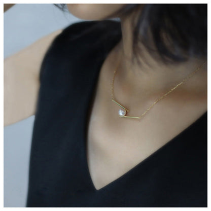 Balance Beam Pearl-Set Clavicle Necklace