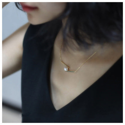 Balance Beam Pearl-Set Clavicle Necklace