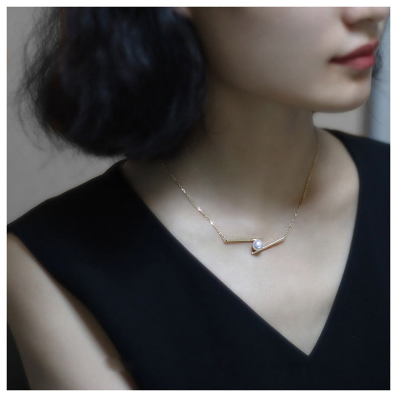 Balance Beam Pearl-Set Clavicle Necklace