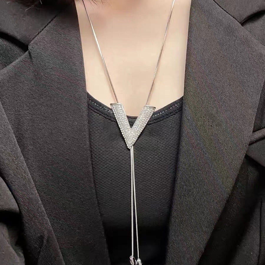Adjustable Silver V-Letter Clavicle Chain Necklace