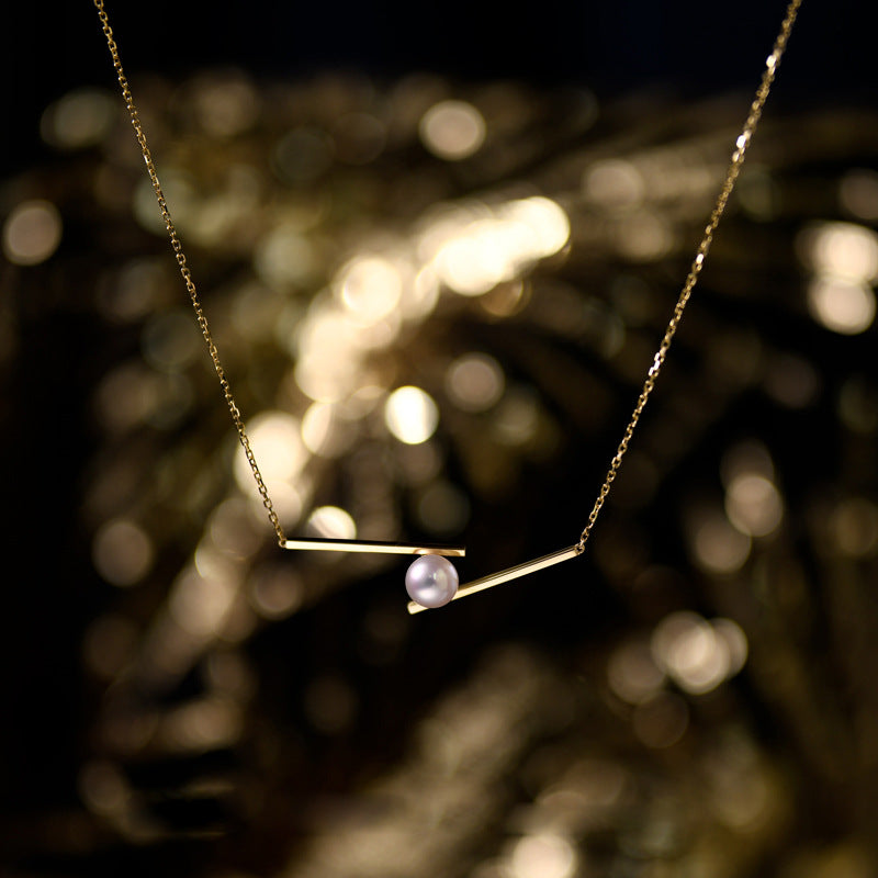 Balance Beam Pearl-Set Clavicle Necklace